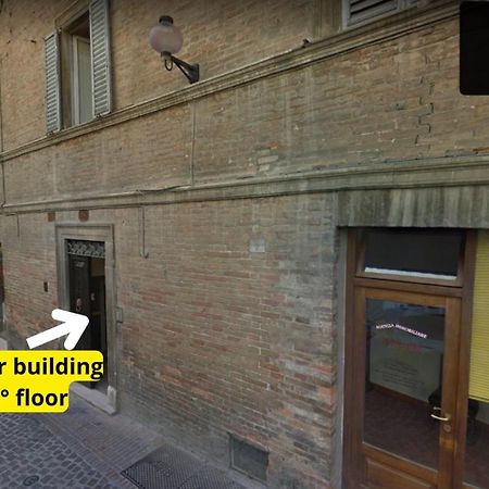Netflix - Centro Storico Urbino Apartment ภายนอก รูปภาพ